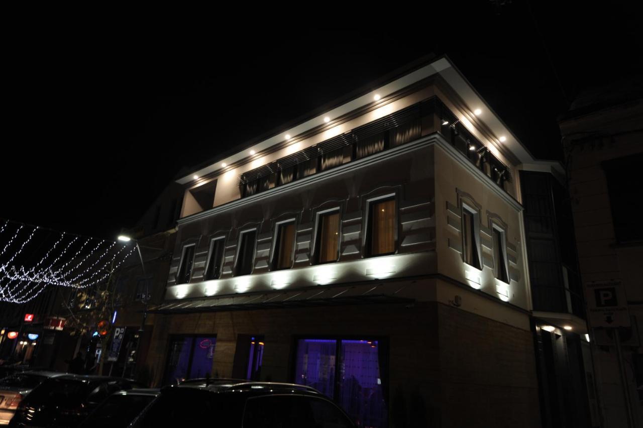 Hotel Rafaelo Bosanska Dubica Exteriör bild