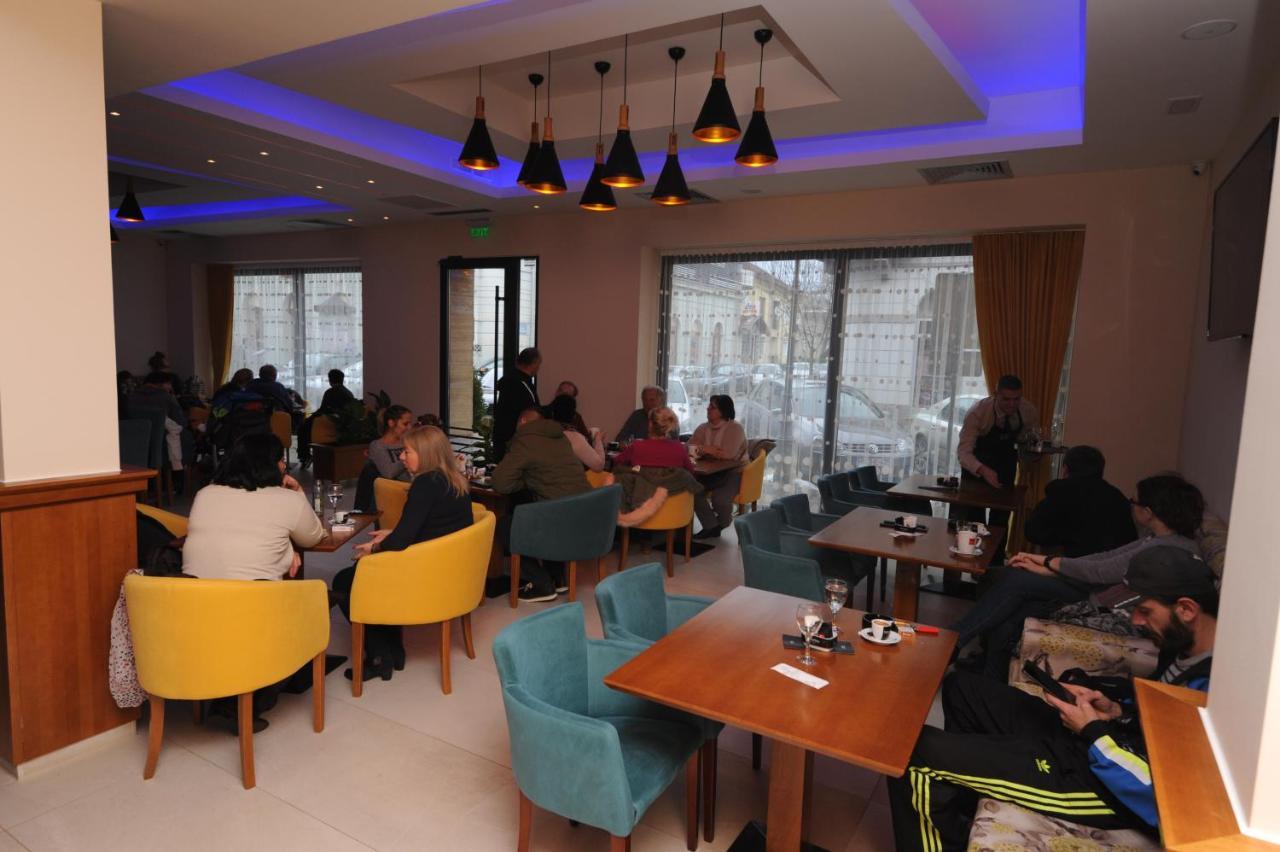 Hotel Rafaelo Bosanska Dubica Exteriör bild